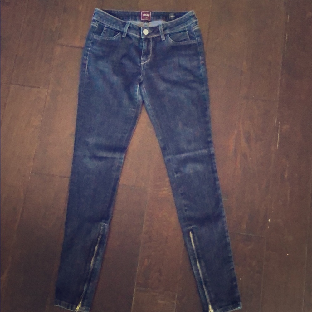 High waisted jeans